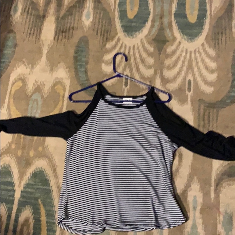 H. I . P Stripped open sleeve